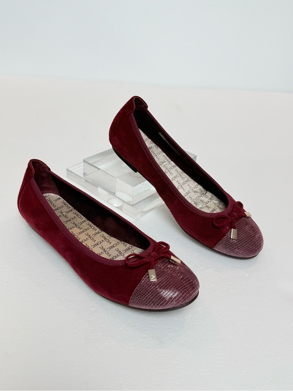 Vionic Burgundy Suede Ballet Flats Women’s 8 Bow Cap Toe Comfort Shoes